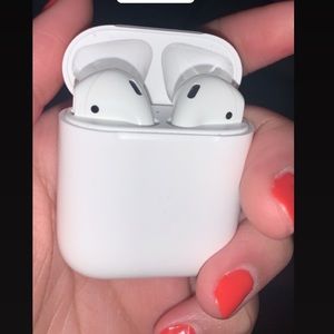 AirPods